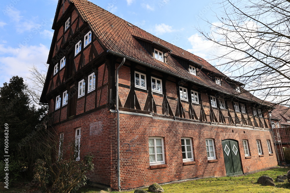Blick auf Kloster Lüne in der Stadt Lüneburg in Niedersachsen Blick auf Kloster Lüne in der Stadt Lüneburg in Niedersachsen