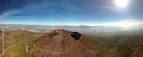 Tableau sur toile aerial view of Mount Vesuvius volcano overlooking Pompeii and the Bay of Naples