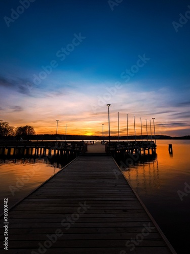 Zachód słońca na jeziorem Ukiel w Olsztynie