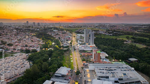 Final de tarde na cidade de Indaiatuba no interior de São Paulo em 2024.  photo