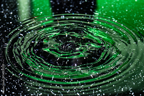 Slash - spadająca kropla wody  © Andrzej - RajPlanet