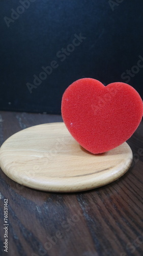 Принти на полотні wooden board with red heart and strawberry design for love and romantic concept