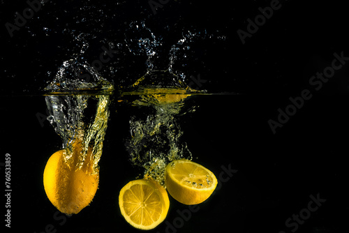Lemon splashing into water  © KrisP73
