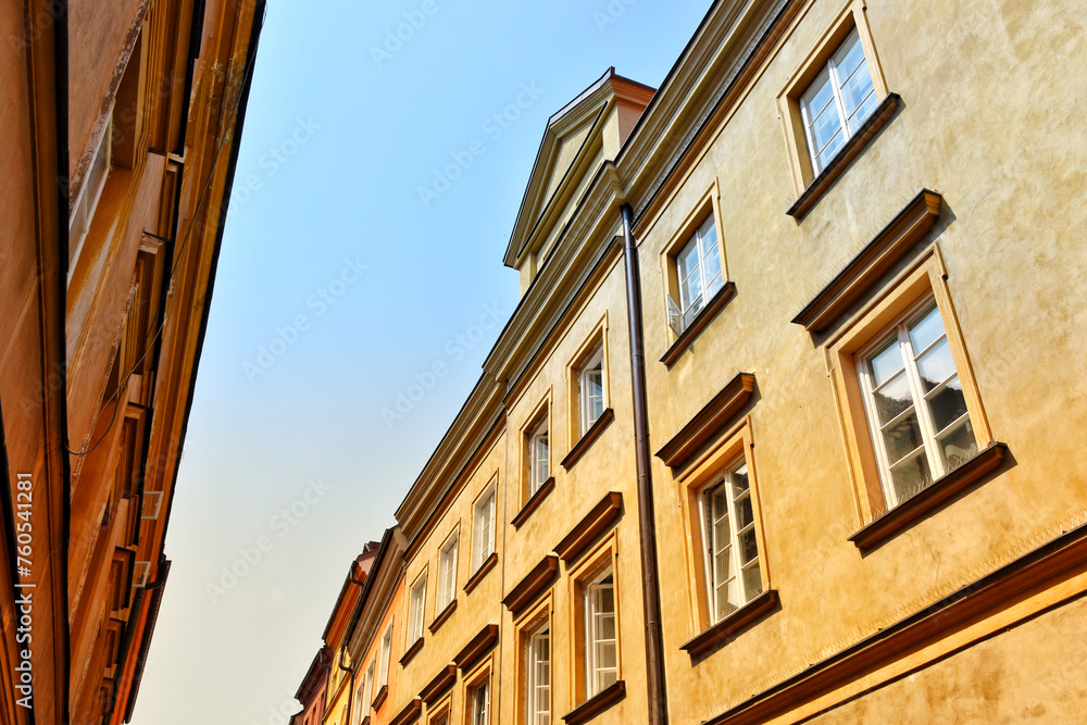 Fototapeta premium Apartment buildings in Warsaw old town, Poland