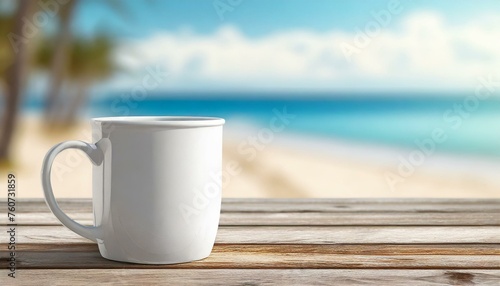 CANECA BRANCA SOBRE MESA DE MADEIRA DE QUIOSQUE EM UMA LINDA PRAIA photo