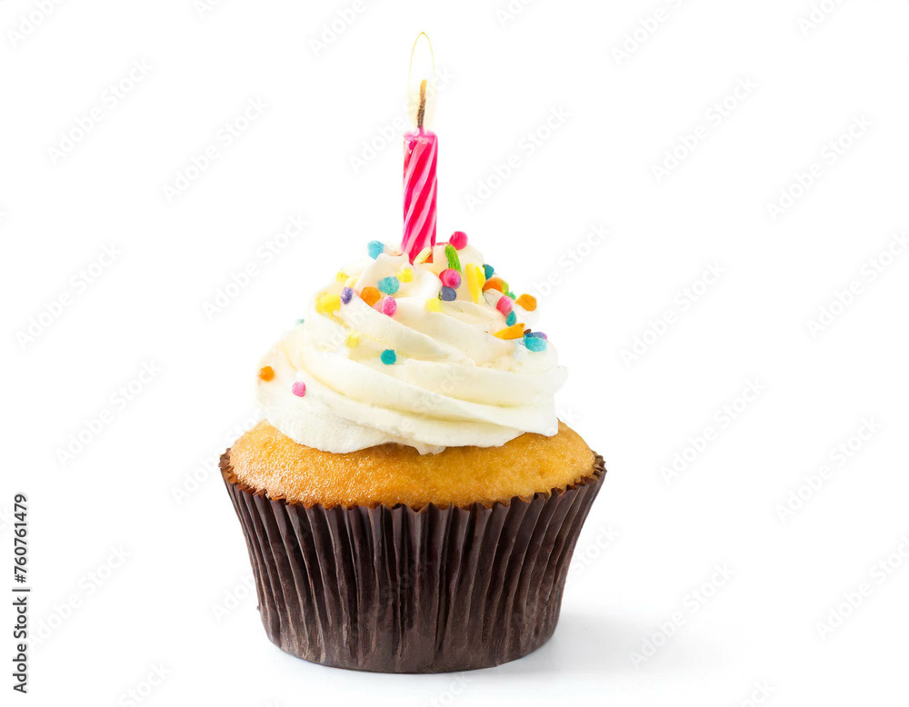 Cupcake mit Kerze isoliert auf weißen Hintergrund, Freisteller Cupcake mit Kerze isoliert auf weißen Hintergrund, Freisteller