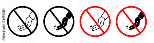 Wildlife Feeding Prohibition Sign. No Feeding Birds and Animals Warning Icon