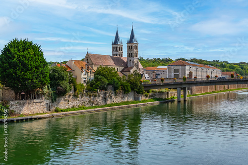 Beautiful view of the banks of the Seine River in the city of Melun and the Collegiate Church of Notre Dame. Melun, Seine-et-Marne department, France.  © dbrnjhrj