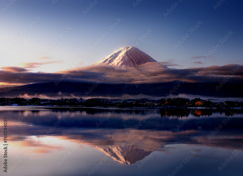 Naklejka premium 朝富士の勇姿
