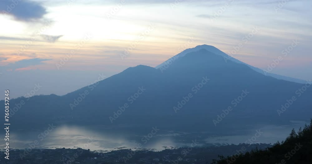 Beautiful view of the sunrise at Mount Bromo in Bali, Indonesia
Beautiful view of the sunrise at Mount Bromo in Bali, Indonesia