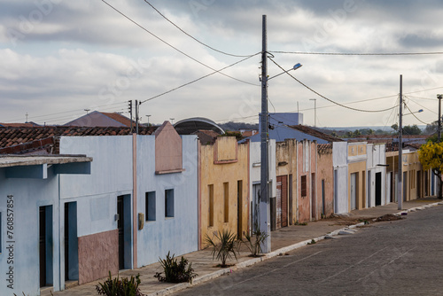 Typical colorful houses in the country town of northeastern Brazil contrast with the dry climate of Cariri. © Edilaine Barros