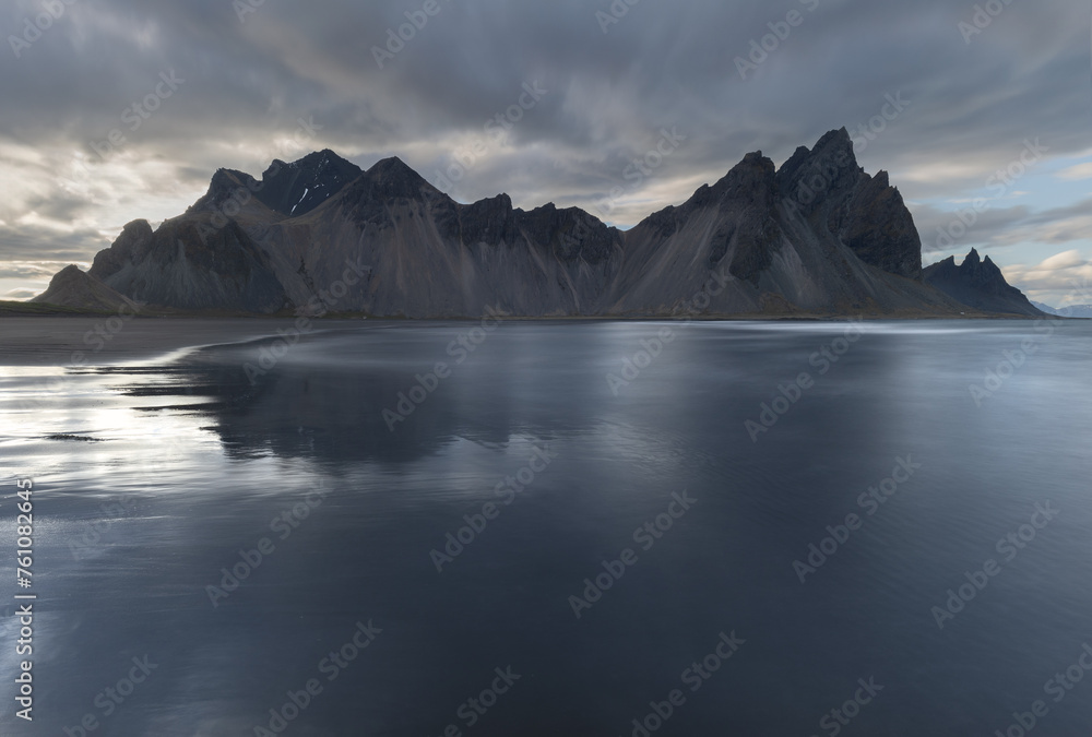 Obraz premium Long exposure photograph of a famous Vestrahorn mountain during sunset at Stokksnes in Hofn, east Iceland