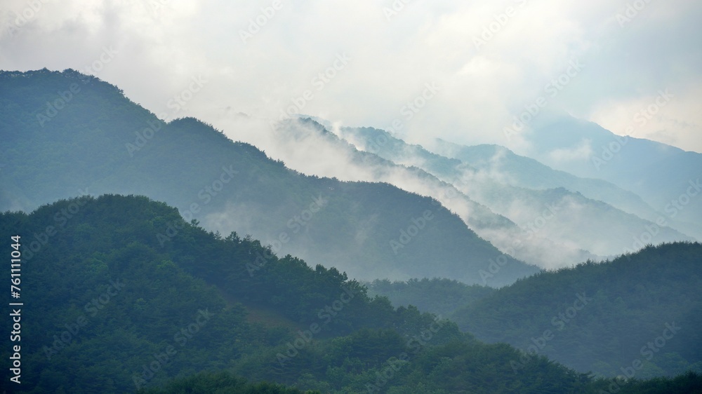 Korea’s Jiri Mountains and wonderful clouds Korea’s Jiri Mountains and wonderful clouds