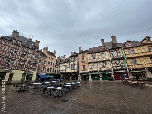 Obraz na płótnie Rainy day in the city Chalon-sur-Saône w salonie