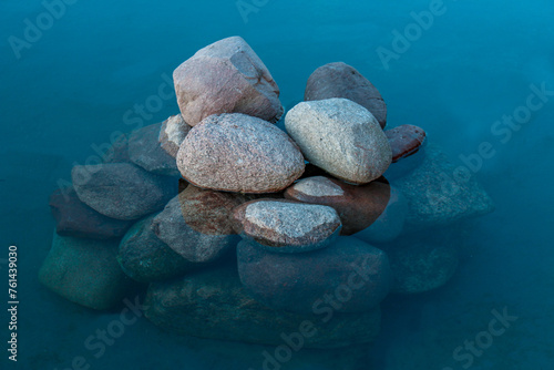 woda kamienie niebieskie © Marcelina