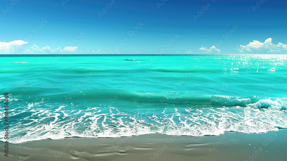 Obraz premium Turquoise Ocean Waves on Pristine Beach