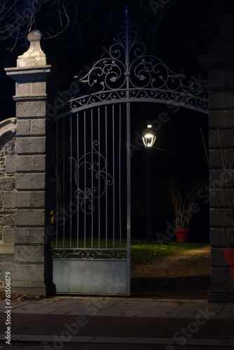 Portail entrée mystérieuse -2