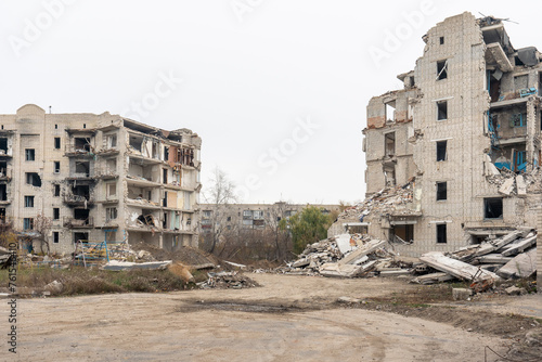 Tableau sur toile old abandoned building