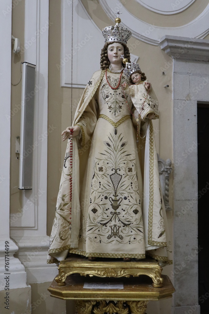 Benevento - Scultura della Madonna del Rosario nella Chiesa di San Domenico
