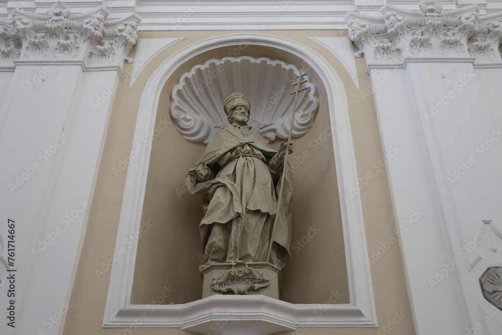 Benevento - Statua di Papa Benedetto XI nella Chiesa di San Domenico