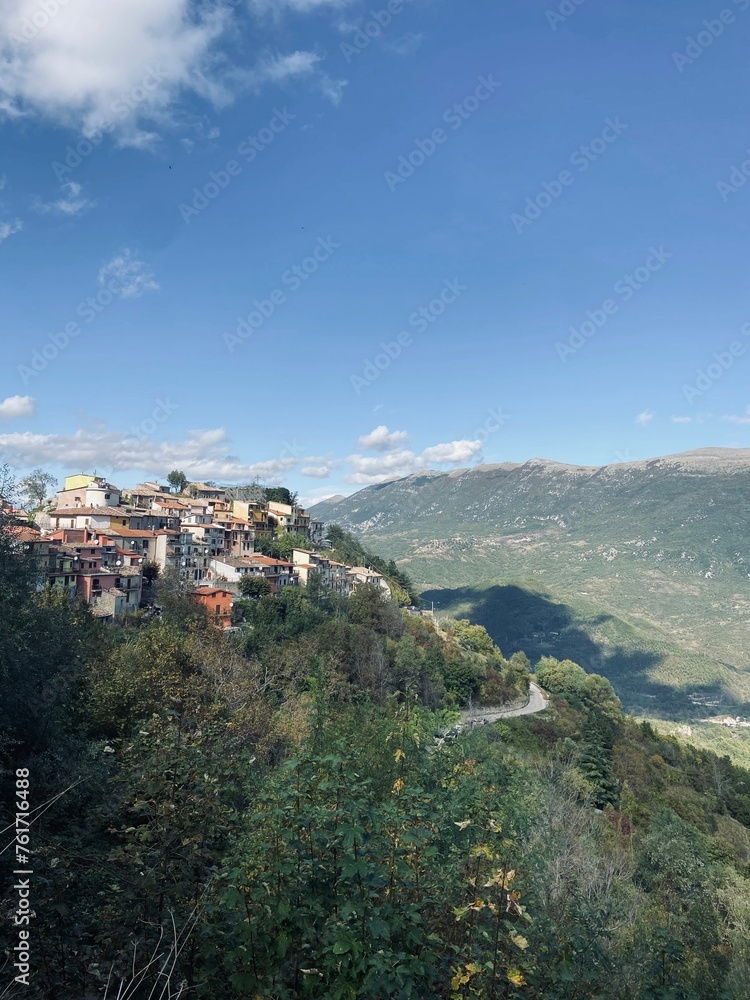 Fototapeta premium Paese in lontananza