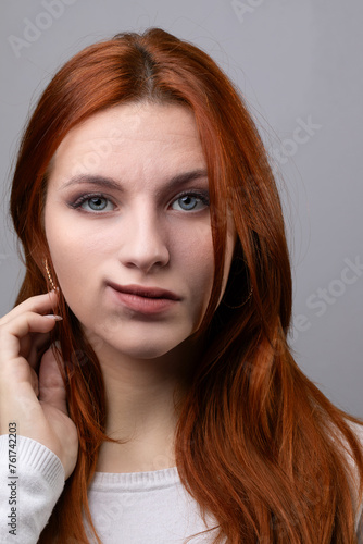 Obraz na plátně Young woman with Bell's palsy paralysis