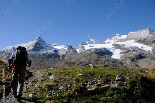 Malerische Wander und Ferienregionen Oberengadiner Gletscherseenlandschaft beim Bernina Hospitz. The Upper Engadina mountain region with the glacier lake Lago Bianco