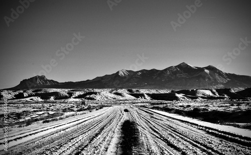 Undeveloped driveway in the western states, roadtrip photo, plateaus and canyons, great nature