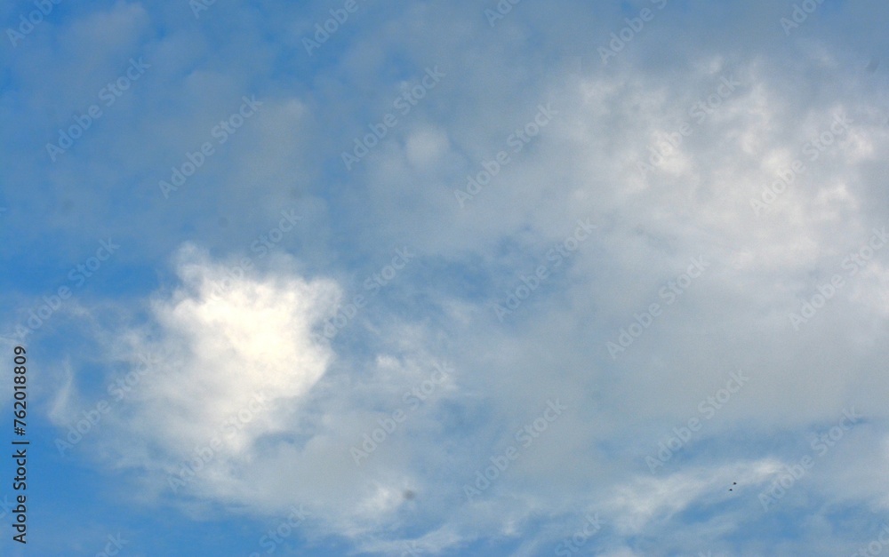 photo of blue sky and white clouds in the afternoon