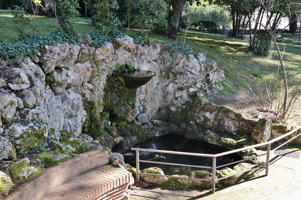 Benevento - Fontana nella roccia in Villa Comunale