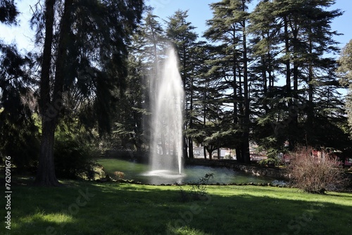 Obraz na płótnie Benevento - Fontana del laghetto della Villa Comunale w salonie