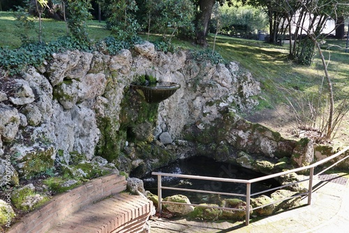 Obraz na płótnie Benevento - Fontana nella roccia in Villa Comunale w salonie