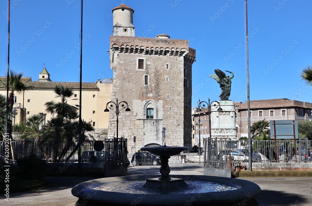 Benevento - Scorcio della Rocca dei Rettori dalla Villa Comunale