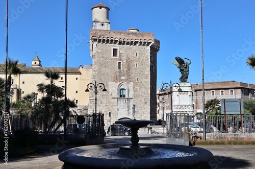 Obraz na płótnie Benevento - Scorcio della Rocca dei Rettori dalla Villa Comunale w salonie