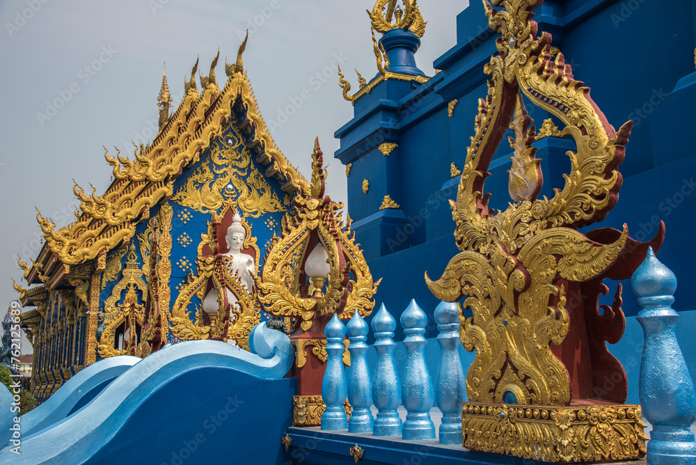 Obraz premium Wat Rong Suea Ten or The Blue Temple is the most famous landmark, Chiang Rai, Thailand 