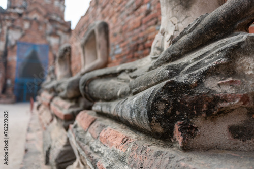 Wallpaper Mural Budda Statue und Tempelanlage in Ayutthaya Torontodigital.ca