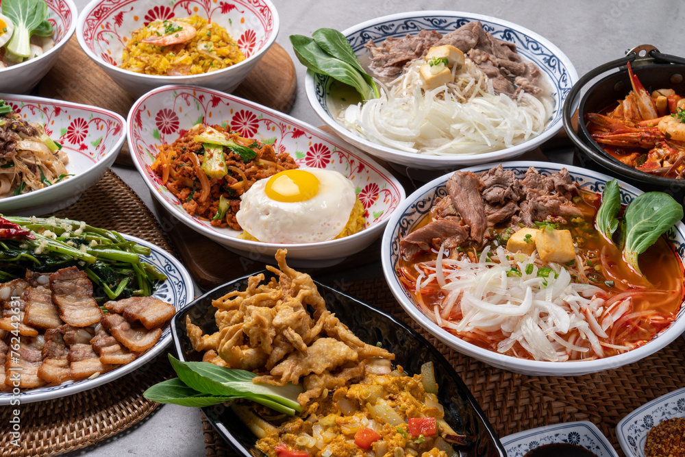 Thai style, fried rice, pad thai, kung, shrimp, tom yum , kram, pork, rice topped with rice, fried eggs, beef, rice noodles, pod see , Udon tani, kuwei, tai fox morning glory, pork belly