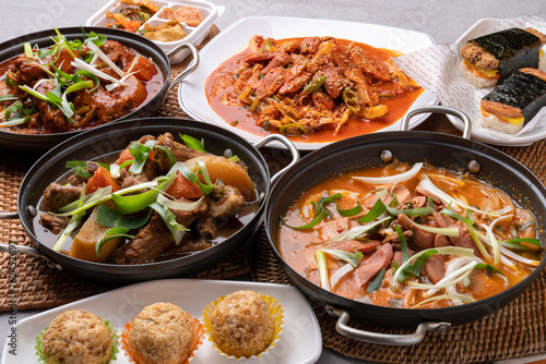 Korean food, pork back ribs, steamed pork back ribs, spicy, stir-fried budae, budae jjigae, beef, fried beef, spam, musubi, pork cutlet, © 형택 이
