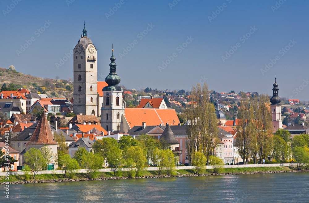 Fototapeta premium Österreich, Niederösterreich, Wachau, Krems, Kirche, Donau