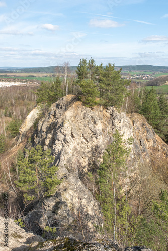 Felsformation am Buchenberg bei Krölpa Teil des Zechsteinriffs Orlasenke