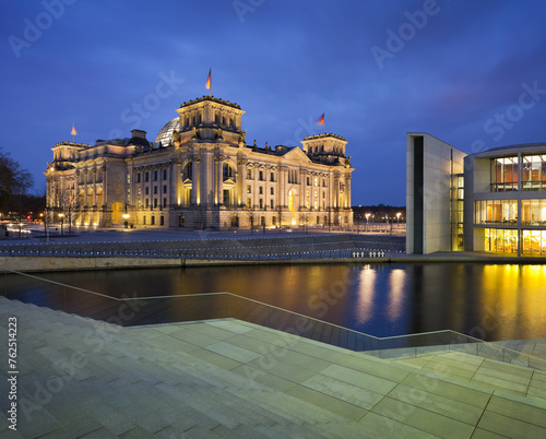 Deutschland, Berlin, Spree, Reichstag, Paul Löbe Haus photo