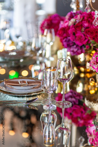 Elegant event table setting gold white magenta red