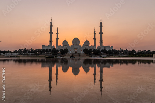 Evening view of Sheikh Zayed Grand Mosque in Abu Dhabi, United Arab Emirates. © Matyas Rehak