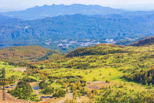 日本の風景 壮大な絶景 秋の渋峠から芳ヶ平湿地群を望む