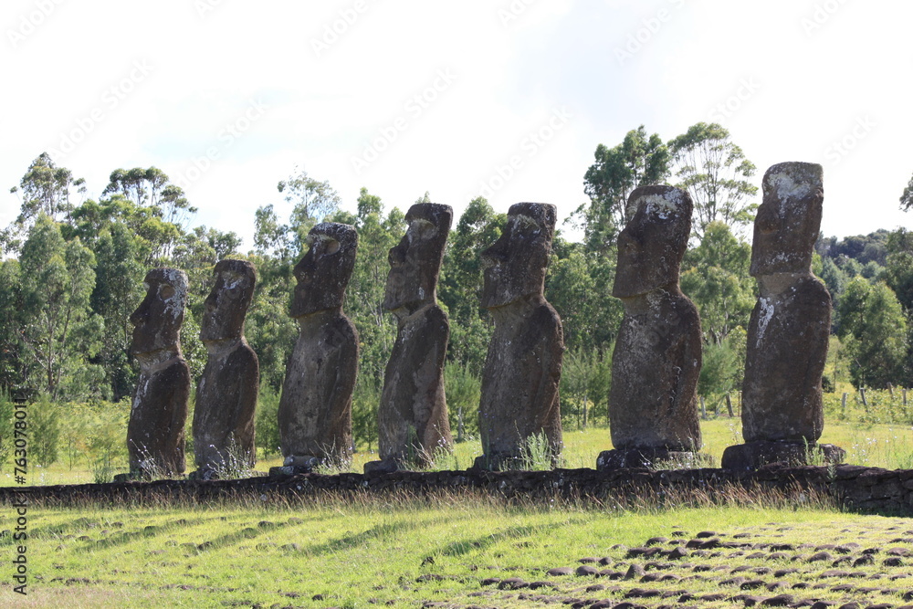 Easter Island, Moai