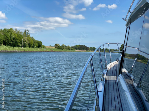 Motorboot auf der Ostsee photo