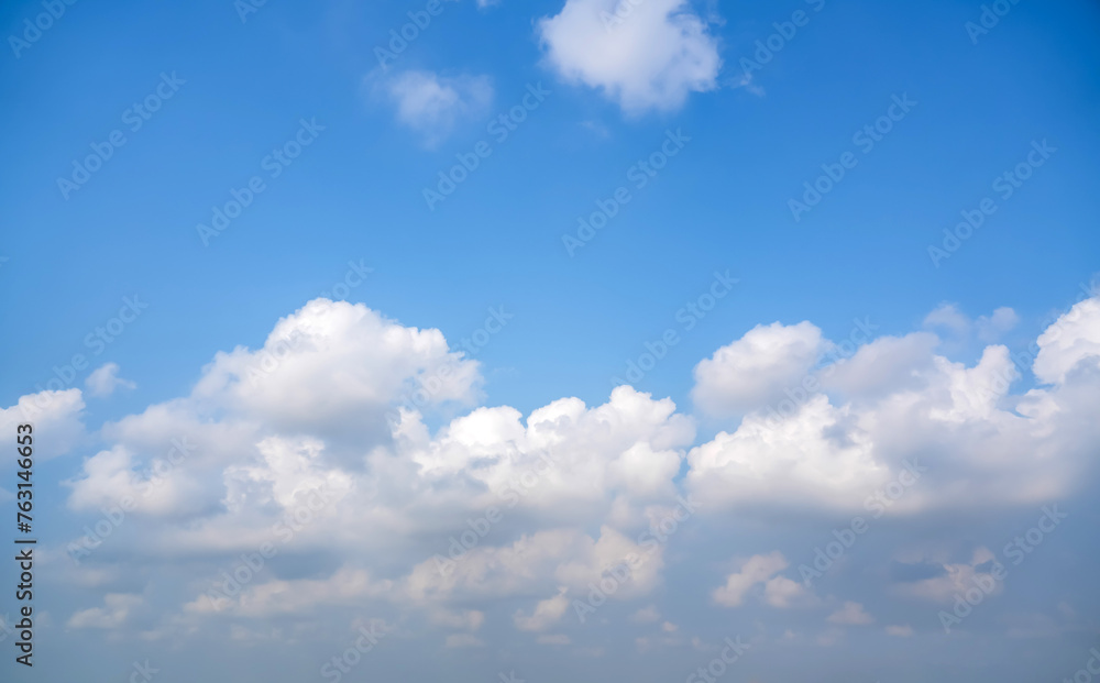 Fototapeta premium cumulus clouds and blue sky