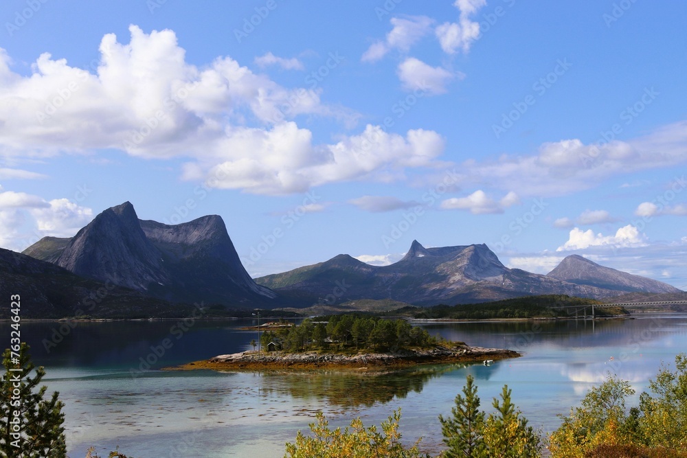 Norwegischer Gebirgssee