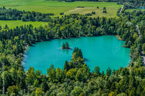 Ausblick auf den Auensee nahe der Lechstaustufe 22 bei Unterbergen in Bayerisch-Schwaben