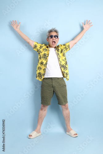 60s Senior in Summer vacation